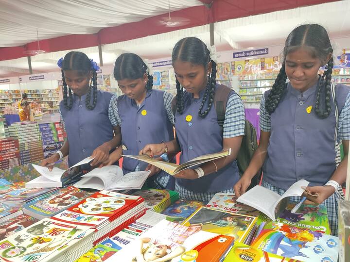 புத்தகத் திருவிழாவினை இன்று 20,000க்கும் மேற்பட்ட அரசு, அரசு உதவி பெறும் மற்றும் தனியார் பள்ளி மாணவர்கள் பார்வையிட்டனர்.