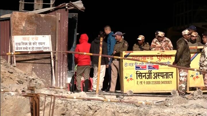 উত্তরকাশীতে সুড়ঙ্গ বিপর্যয়ের ১৩ দিন। শ্রমিকদের উদ্ধারে রুদ্ধশ্বাস অভিযান চলছে।