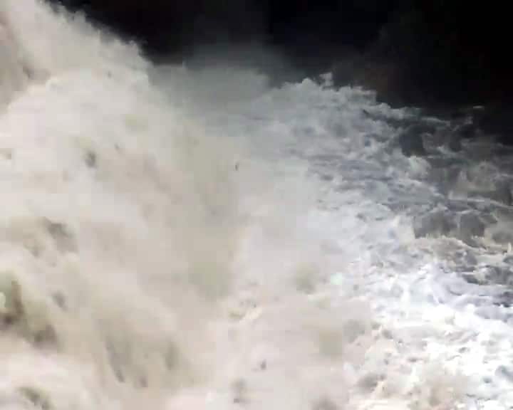 வெள்ளப்பெருக்கு ( கொட்டக்குடி ஆறு)