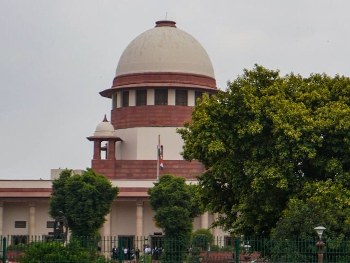 supreme court express disapproval on observations made by Calcutta High Court regarding behavior of adolescents ann 'शारीरिक इच्छाओं' पर नियंत्रण की नसीहत वाले हाईकोर्ट के फैसले पर SC ने जताई नाराज़गी, पश्चिम बंगाल सरकार से मांगा जवाब