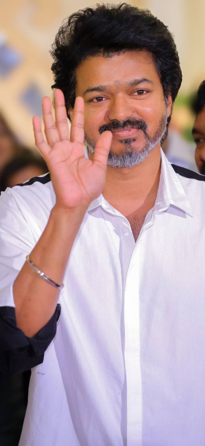 லலித் குமாரின் மகனின் வரவேற்பு விழா சென்னை திருவான்மியூரில் உள்ள ராமச்சந்திரா கன்வென்ஷன் ஹாலில் நடைப்பெற்றது.