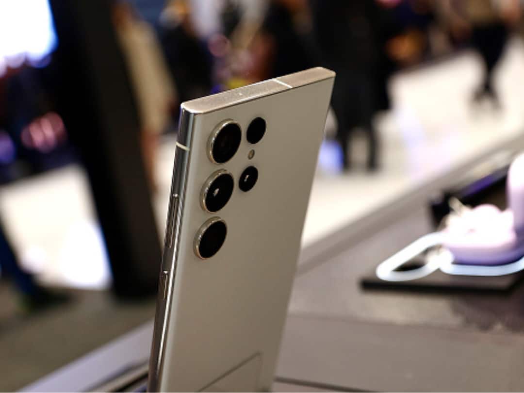 Samsung's Latest One UI 6 Update Causing Screen Burn-In Issues. Know Everything Samsung One UI 6 Update Android 14 Screen Burn In Issues Samsung's Latest One UI 6 Update Causing Screen Burn-In Issues. Know Everything