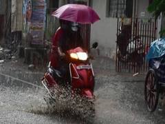 வீக் எண்ட் வெளிய போறீங்களா? காலை 10 மணி வரை 12 மாவட்டங்களில் மழைக்கு வாய்ப்பு.. எந்தெந்த பகுதிகளில்?