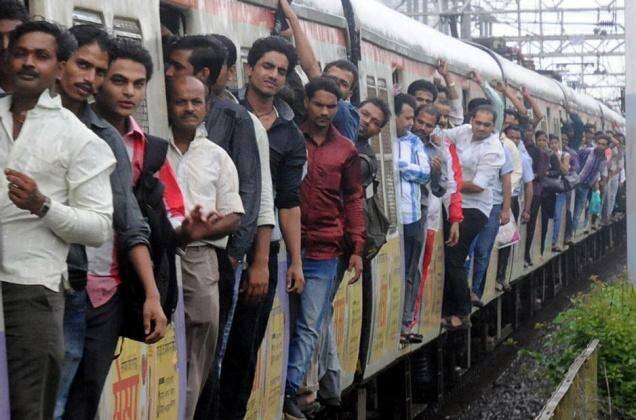 13173 কাঞ্চনজঙ্ঘা এক্সপ্রেস শিয়ালদা থেকে সকাল ৬:৫০-এর পরিবর্তে সকাল ৭:৩৫-এ ছাড়বে। প্যাসেঞ্জার ট্রেনের শর্ট টার্মিনেশন. 31773 (রানাঘাট – লালগোলা মেমু) পলাশীতে সংক্ষিপ্তভাবে বন্ধ করা হবে এবং ডাউন প্যাসেঞ্জার স্পেশাল হিসাবে কাজ করবে এবং ১১:১৫-তে পলাশী থেকে ছাড়বে।