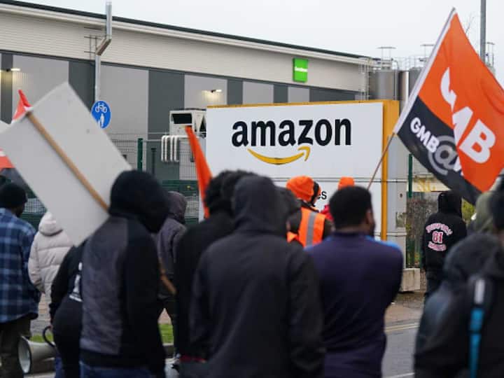 Amazon Workers Protest Across Europe During Black Friday: Report Amazon Workers Protest Across Europe During Black Friday: Report