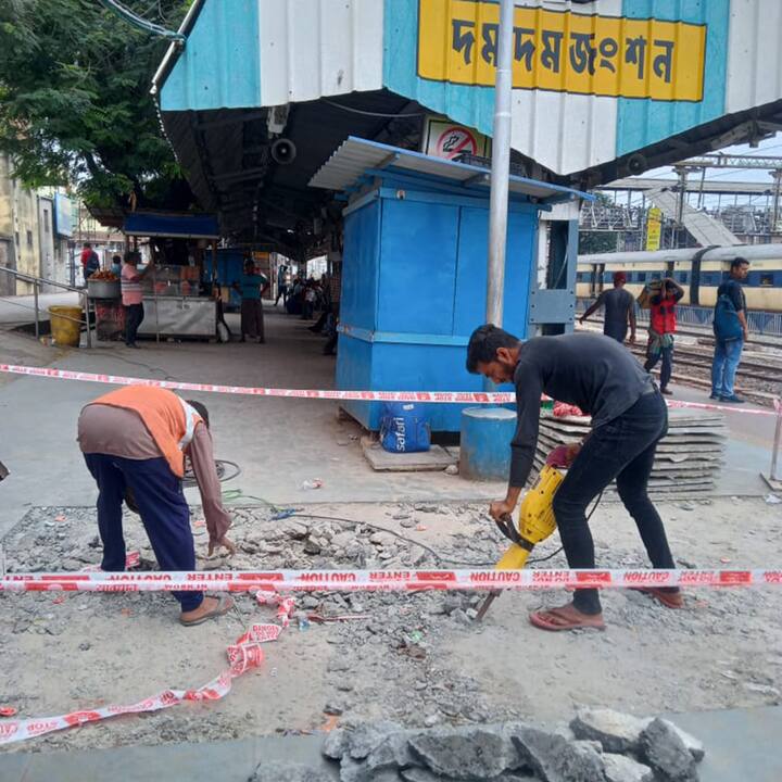বাতিল প্যাসেঞ্জার ট্রেনগুলি হল, আপ: 03183 (শিয়ালদহ – লালগোলা প্যাসেঞ্জার)/ ডাউন: 03190 (লালগোলা – শিয়ালদহ প্যাসেঞ্জার)