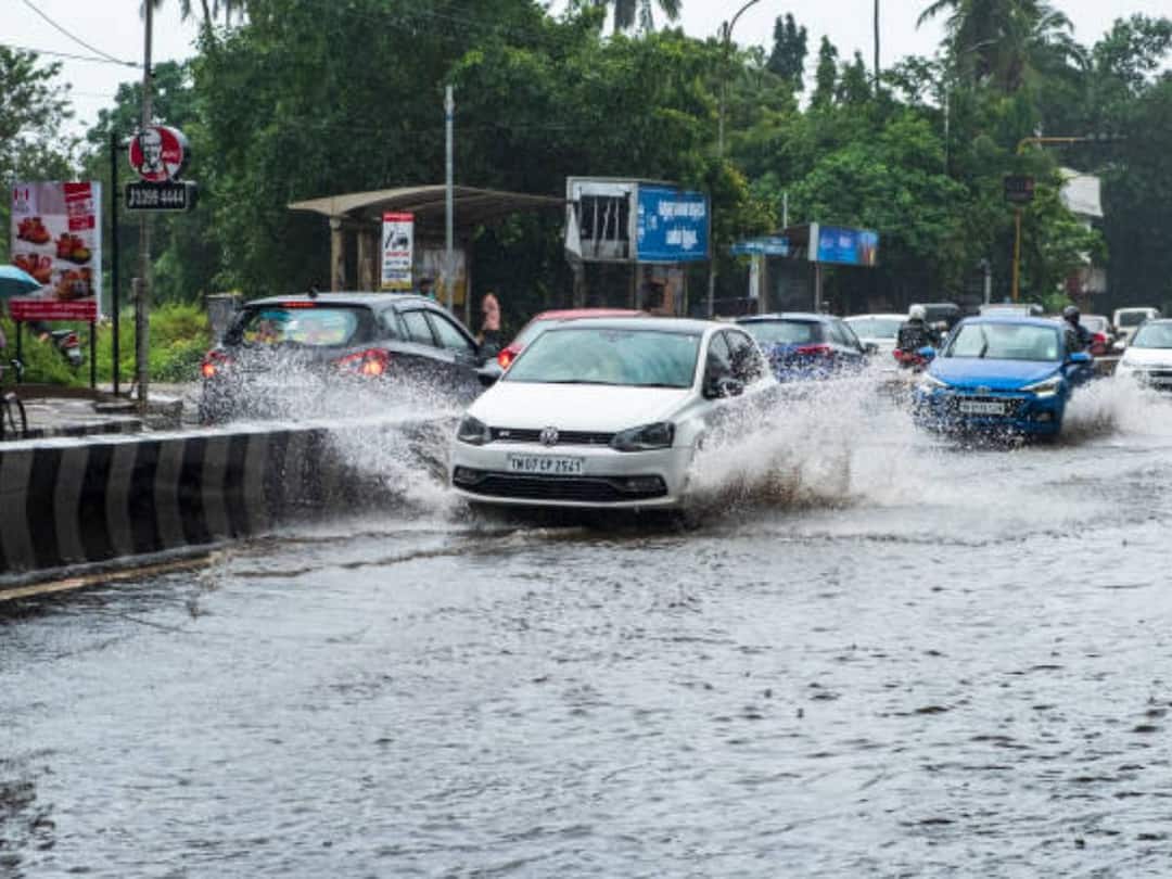 IMD Issues Thunderstorm Warning For TN, Puducherry For Next 3 Hours As Rain Batters Region Kerala flood IMD Issues Thunderstorm Warning For TN, Puducherry For Next 3 Hours As Rain Batters Region