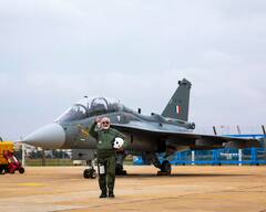 PM Modi In Tejas: जब फाइटर प्लेन तेजस से पीएम मोदी ने भरी उड़ान, तस्वीरों में देखें दिलचस्प नजारें