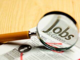 Bank Jobs: બેન્કમાં નોકરી કરવા માંગો છો તો તમારા માટે સારા સમાચાર, 15000થી વધુ પદો માટે બહાર પડી ભરતી