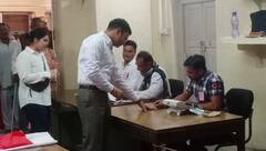 In Pics: राजस्थान में मतदान को लेकर लोगों में दिखा उत्साह, आप भी देखें लोकतंत्र के महापर्व की तस्वीरें