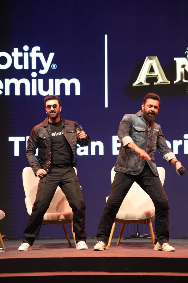 Host asks a question about shower to which Ranbir replies, “I don’t know about him (pointing to Bobby) but I definitely do this..” He then starts singing and dancing to ‘Barsaat’ song Teri Adaaon Pe Marta Hoon. After few seconds he stands again and dances to Betabiyan from Bobby's film Gupt.