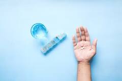 Health Tips : अँटिबायोटिक्सचा वापर झपाट्याने का वाढतोय? वाचा सविस्तर