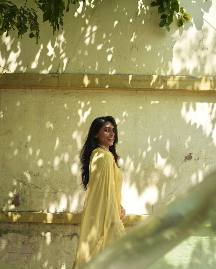 ప్రముఖ హీరోయిన్ సప్తమి గౌడ తన లేటెస్ట్ ఫొటోలు ఇన్స్టాగ్రామ్లో షేర్ చేశారు.