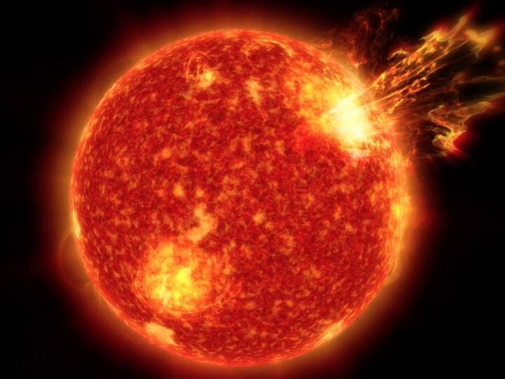 Sun Activity Solar storm moving from sun to Earth NASA warns what are the dangers सूर्य से पृथ्वी की ओर बढ़ रहा है सौर तूफान, नासा ने दी चेतावनी, क्या हैं खतरे?