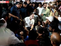 నిరుద్యోగులను చూసి చలించిపోయిన రాహుల్ గాంధీ, ఏడాదిలోగా 2 లక్షల జాబ్స్ కు హామీ