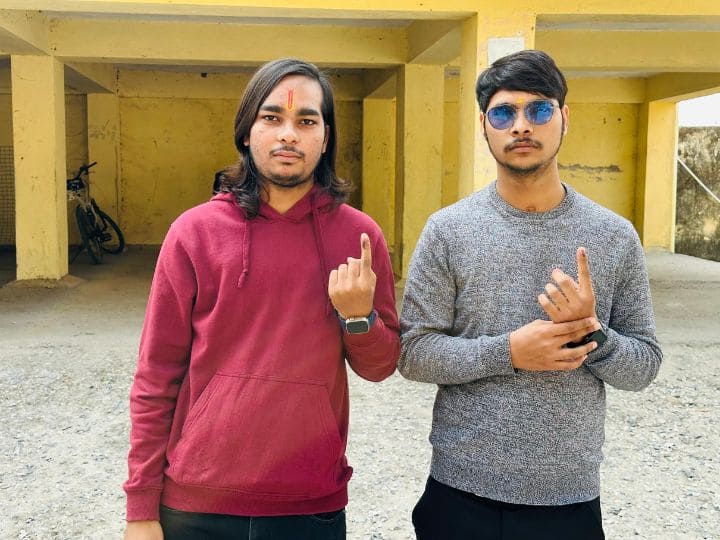 udaipur murder case victim kanhaiya lal sahu son done voting in Rajasthan Election 2023 Rajasthan Election 2023: उदयपुर हत्याकांड में मारे गए कन्हैयालाल के बेटों ने किया मतदान, तिलक लगाकर पहुंचे पोलिंग बूथ