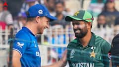 দল ব্যর্থ হলেই অধিনায়ককে বলি দেওয়া পাকিস্তানের রীতি, বাবরের পাশে দাঁড়িয়ে তোপ চ্যাপেলের