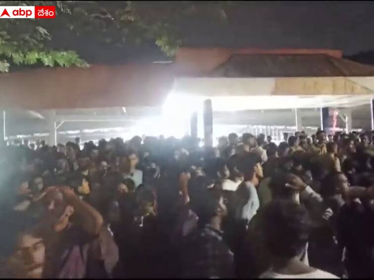 Kerala Students died in a stampede during Tech Fest at Kochi University Kochi Stampede: కొచ్చి వర్సిటీలో టెక్ ఫెస్ట్ లో తొక్కిసలాట- నలుగురు విద్యార్థులు మృతి, శశిథరూర్ దిగ్భ్రాంతి
