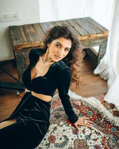 Nidhi Shah Photos: અનુપમા ફેમ નિધિ શાહની ગ્લેમરસ તસવીરો વાયરલ