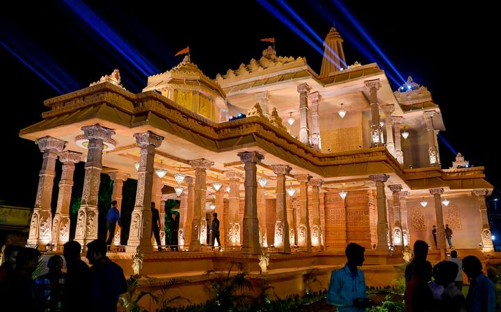 उन्होंने कहा था कि मंदिर के 70 खंभों पर मूर्तिकारी का काम बचा है, जिसमें ऊपरी हिस्से का काम पूरा हो चुका है, सिर्फ नीचे का काम बचा है. नृपेंद्र मिश्रा ने 22 जनवरी तक ग्राउंड फ्लोर का काम पूरा होने की बात कही है.