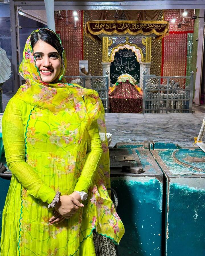 స్రవంతి చొక్కారపు అందమైన ఫోటోలు (Image credit: Sravanthi Chokarapu/Instagram)