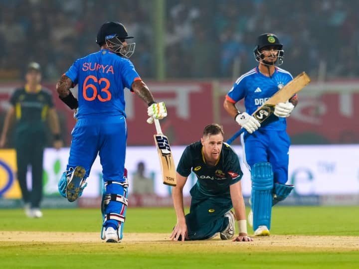 IND vs AUS 2nd T20I India and Australia's probable playing XI  Greenfield International Stadium pitch report and match prediction IND vs AUS: दूसरे टी20 में ऐसी हो सकती है भारत-ऑस्ट्रेलिया की प्लेइंग इलेवन, जानें पिच रिपोर्ट और मैच प्रिडिक्शन