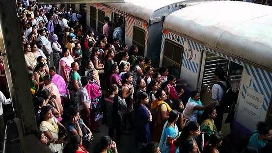 31861 (কৃষ্ণনগর - লালগোলা ইএমইউ) পলাশীতে শেষ হবে এবং 31770 (লালগোলা - রানাঘাট) লালগোলার পরিবর্তে পলাশী থেকে ছাড়বে। 03115 (শিয়ালদহ - লালগোলা মেমু) রানাঘাটে থামবে এবং 03198 (লালগোলা - শিয়ালদহ মেমু) লালগোলার পরিবর্তে রানাঘাট থেকে ছাড়বে।