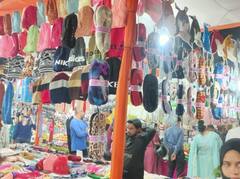 Varanasi News: 'बनारस महोत्सव' में कश्मीर से कन्याकुमारी तक की झलक, बड़ी संख्या में पहुंच रहे लोग, देखें तस्वीरें