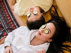 শীতের মরশুমে ত্বকের সঙ্গে সঙ্গে মারাত্মক রুক্ষ হয়ে যায় ঠোঁট এবং চুলও, বাড়ি বসেই কীভাবে যত্ন করবেন? রইল কসমেটোলজিস্টের টিপস