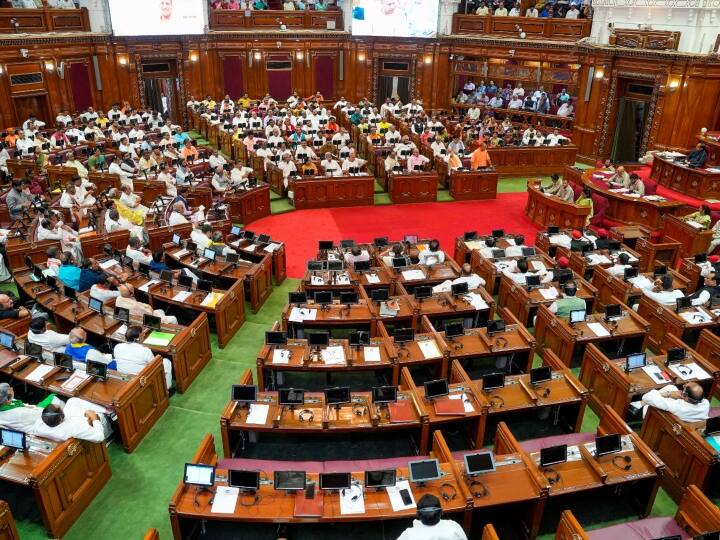 Congress and BSP lost their big offices in UP Assembly Samajwadi Party allocated big office ANN UP News: यूपी विधानसभा में कांग्रेस और बसपा का दफ्तर छीना, सपा को मिला बड़ा कार्यालय, ये है वजह