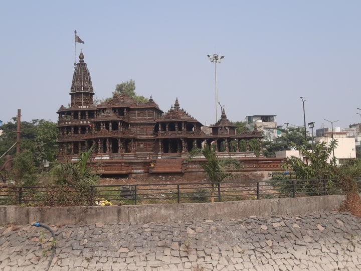 Indore News: इंदौर में 21 टन लोहे से बनी राम मंदिर की प्रतिकृति, 20 मजदूरों ने तीन महीने में पूरा किया काम Indore Replica of Ayodhya Ram Janmabhoomi temple made from 21 tons of iron scrap ANN Indore News: इंदौर में 21 टन लोहे से बनी राम मंदिर की प्रतिकृति, 20 मजदूरों ने तीन महीने में पूरा किया काम