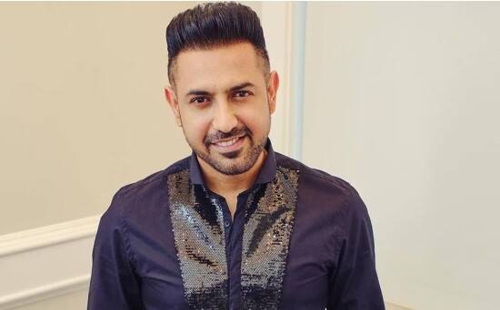 ਪੰਜਾਬੀ ਇੰਡਸਟਰੀ 'ਚ ਆਪਣੀ ਵੱਖਰੀ ਪਛਾਣ ਬਣਾਉਣ ਤੋਂ ਬਾਅਦ ਉਨ੍ਹਾਂ ਨੇ ਬਾਲੀਵੁੱਡ 'ਚ ਗਾਇਕੀ ਅਤੇ ਅਦਾਕਾਰੀ ਵਿੱਚ ਵੀ ਹੱਥ ਅਜਮਾਇਆ। ਖਾਸ ਗੱਲ਼ ਇਹ ਹੈ ਕਿ ਉਨ੍ਹਾਂ ਦਾ ਬਾਲੀਵੁੱਡ ਦੇ ਕਈ ਸਿਤਾਰਿਆਂ ਨਾਲ ਖਾਸ ਰਿਸ਼ਤਾ ਵੀ ਬਣ ਚੁੱਕਿਆ ਹੈ। ਪਰ ਸ਼ਾਇਦ ਕਲਾਕਾਰ ਲਈ ਉਨ੍ਹਾਂ ਦਾ ਬਾਲੀਵੁੱਡ ਸਿਤਾਰਿਆਂ ਨਾਲ ਬਣਾਈਆ ਜਾਣ ਵਾਲਾ ਇਹ ਰਿਸ਼ਤਾ ਉਨ੍ਹਾਂ ਨੂੰ ਮਹਿੰਗਾ ਪੈ ਰਿਹਾ ਹੈ।