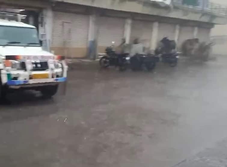 Heavy rain forecast in Ahmedabad in next 24 hours, heavy rain falles  in 18 districts of the state Unseasonal Rain:  આગામી 24 કલાકમાં અમદાવાદમાં ભારે વરસાદની આગાહી, રાજ્યના 18 આ જિલ્લામાં ધોધમાર વરસ્યો