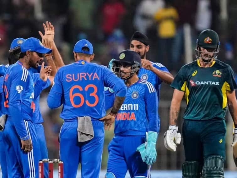 India vs Australia, 2nd T20I India won by 44 Runs against Australia takes a 2 0 lead in the series detail marathi news IND Vs AUS : भले शाब्बास! टीम इंडियाचा ऑस्ट्रेलियावर दणदणीत विजय, फलंदाजांच्या तुफान खेळीनंतर बिष्णोई-कृष्णाच्या गोलंदाजीचीही जादू