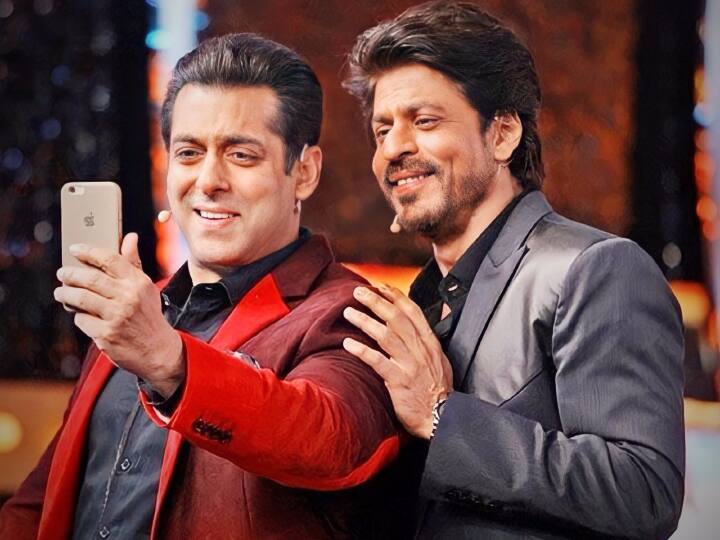 Salman khan on sharing screen with Shah rukh khan in tiger 3 revealed our off screen chemistry is better Tiger 3 में Shah Rukh Khan संग स्क्रीन शेयर करने पर पहली बार Salman Khan ने किया रिएक्ट, ऑफ-स्क्रीन केमिस्ट्री को लेकर कही ये बात