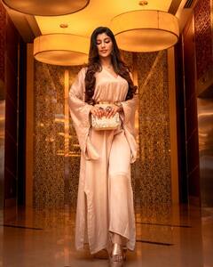 Yashikaa Annand Photos : கார்த்திகை தீபத்தன்று விளக்காய் ஜொலிக்கும் நடிகை யாஷிகா ஆனந்த்..!