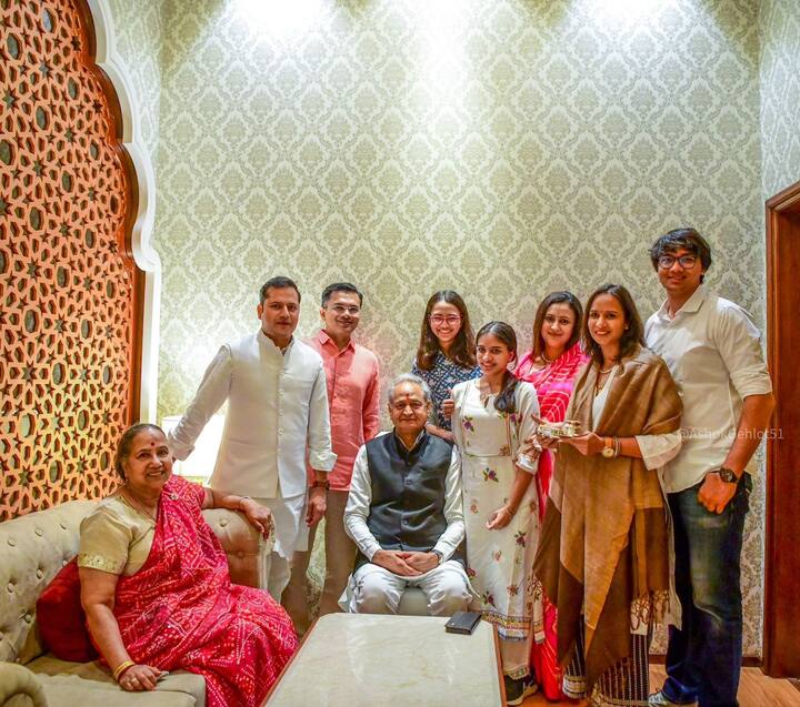 ऐसे में कांग्रेस को उम्मीद है कि करीब तीन दशक से चला आ रहा यह रिवाज इस बार बदलेगा और कांग्रेस एक बार फिर राज्य में सरकार बनाएगी.