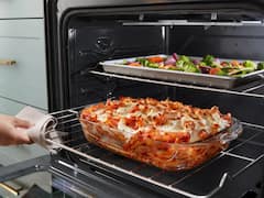 Microwave मध्ये अन्न गरम करताय? थांबा... आधी परिणाम जाणून घ्या..