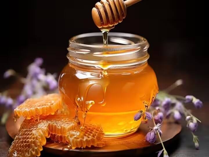 Health Tips For Honey: આ રીતે ખાશો મધ તો સાવધાન, ફાયદાના બદલે થશે ભયંકર નુકસાન If you eat honey in this way, be careful, instead of benefits, there will be terrible harm to health Health Tips For Honey: આ રીતે ખાશો મધ તો સાવધાન, ફાયદાના બદલે થશે ભયંકર નુકસાન