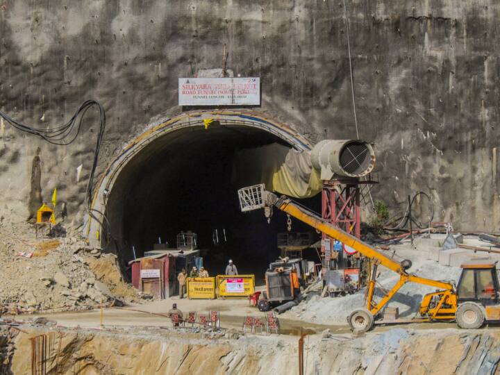 Uttarakhand Tunnel Rescue Update Labors trapped in tunnel come out after four days Tunnel Vertical drilling Start Uttarkashi Tunnel Rescue: टनल में फंसे मजदूर कब निकलेंगे बाहर? सामने आया लेटेस्ट अपडेट, 19.2 मीटर तक हुई वर्टिकल ड्रिलिंग