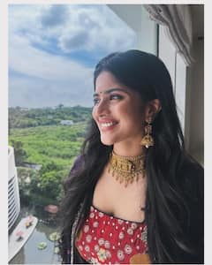 Megha Akash: మేఘా నవ్వితే నవరత్నాలు రాలాల్సిందే