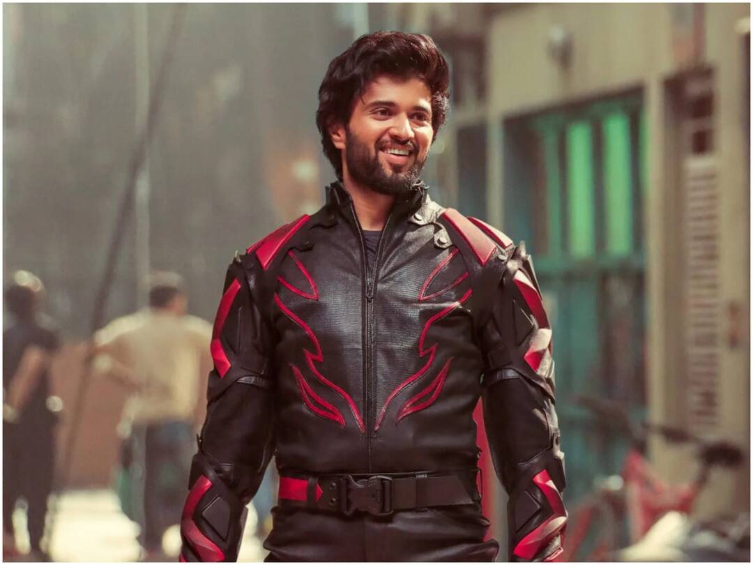 Vijay Deverakonda relaunching RWDY Indian street culture in December Vijay Devarakonda: స్పెల్లింగ్ మారింది - రౌడీ బ్రాండ్‌ను రీ లాంఛ్ చేస్తున్న విజయ్ దేవరకొండ