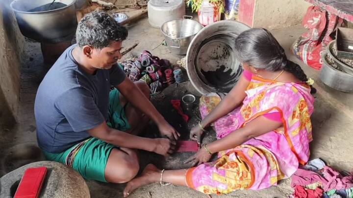 கார்த்திகையை திருநாளை முன்னிட்டு பல பகுதிகளில் மாவொளியை சுற்றும் பழக்கம் நீடித்து வருகிறது.
