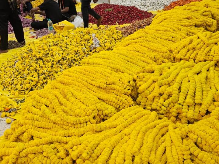 Dev Dipawali In Varanasi Baba Vishwanath darbar will be decorated with 11 tons flowers ann Dev Dipawali In Varanasi: 11 टन फूलों से सजेगा बाबा विश्वनाथ का दरबार, दूसरे राज्यों से मंगाए गए फूल