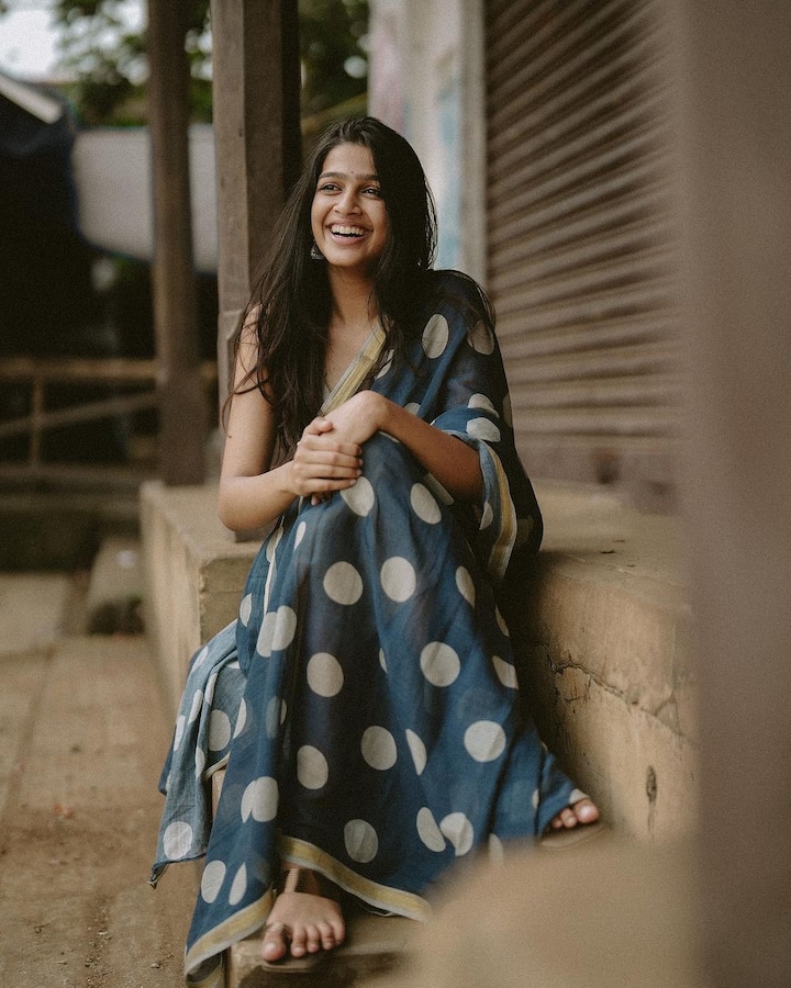 మ్యాడ్ హీరోయిన్ సోషల్ మీడియాలో తన లేటెస్ట్ ఫోటోలు షేర్ చేసింది.