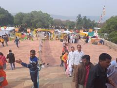 In Pics: सफाई के लिए मशहूर अपर कलेक्टर ने एक बार फिर जीता दिल, खुद हाथ से मंदिर का कचरा