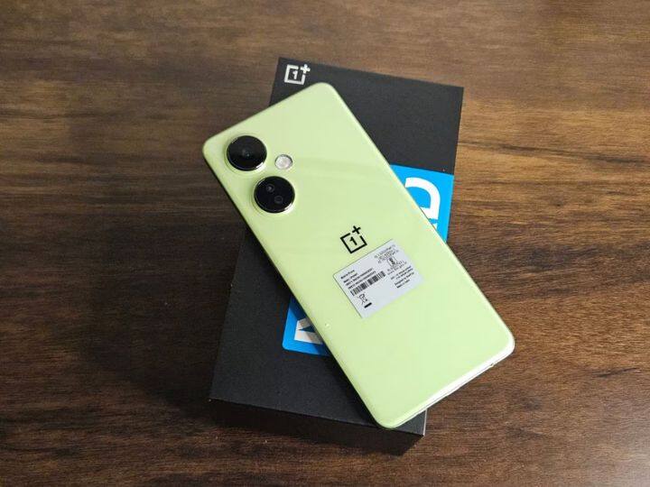 OnePlus Nord CE 3 Lite 5G: इस फोन में आपको 108MP का प्राइमरी कैमरा, 5000 एमएएच की बैटरी और 16MP का फ्रंट कैमरा मिलता है. स्मार्टफोन में 67 वॉट की SuperVOOC फास्ट चार्जिंग का सपोर्ट भी मिलता है. मोबाइल फोन को आप अमेजन से 19,999 रुपये में खरीद सकते हैं.