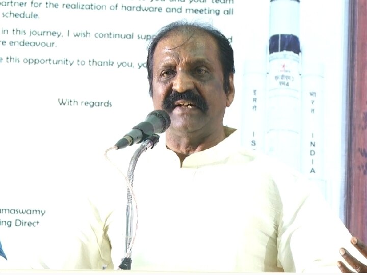 Vairamuthu: புகழுக்காக சமூக வலைதளங்களில் அதிகரிக்கும் ஆபாச பதிவுகள்: இளைஞர்களுக்கு வைரமுத்து அட்வைஸ்