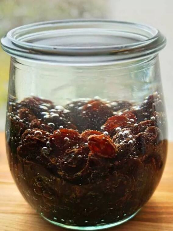 मुनक्के को भिगोकर खाने से होते हैं ये 8 फायदे