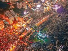 In Pics: वाराणसी में देव दीपावली की धूम, लाखों दीपों से जगमग हुए घाट, देखें भव्य तस्वीरें